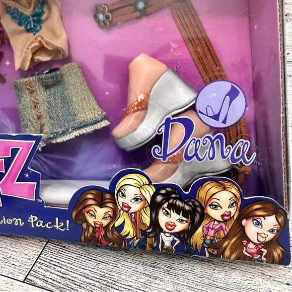 VINTAGE 2003 Bratz FLASH 'N' DASH! DANAFashion Pack NEW BOX by MGA_264460
